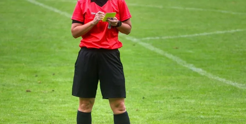 zuti-karton-u-nogometu